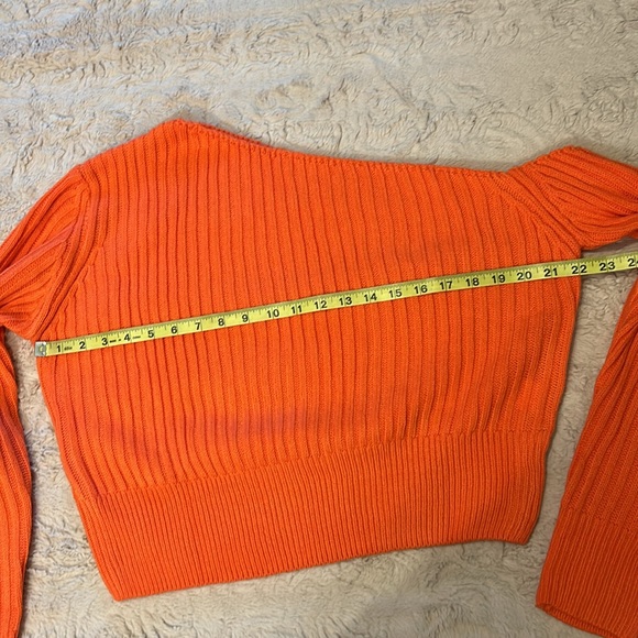 Size XL sweater - Picture 4 of 12